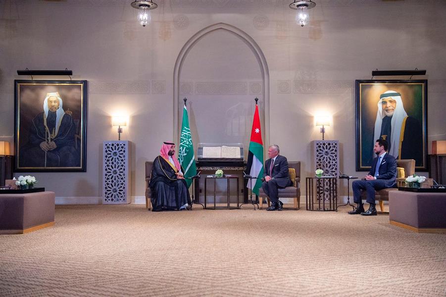الأمير محمد بن سلمان يصل الأردن.. والملك عبدالله في مقدمة مستقبليه