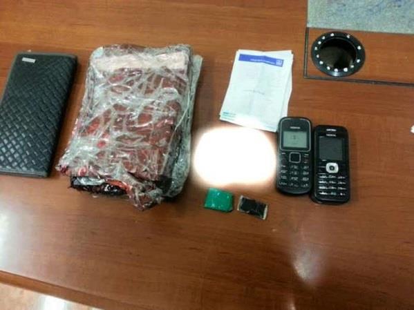 بالصور.. ضبط مواطن بحوزته نصف بلاطة حشيش وطلاسم سحرية بالليث بالصور.. ضبط مواطن بحوزته نصف بلاطة حشيش وطلاسم سحرية بالليث