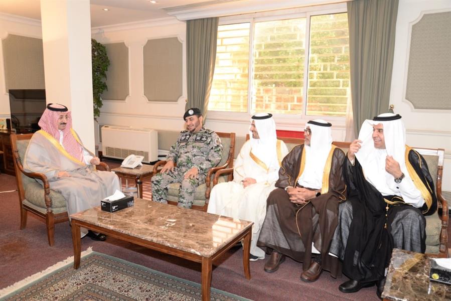 من الاجتماع من الاجتماع