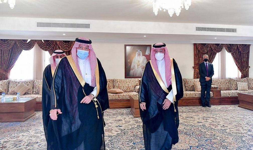 نائب وزير الخارجية يزور سفارة البحرين لتقديم العزاء في وفاة صاحب السمو الملكي الأمير خليفة بن سلمان آل خليفة رحمه الله
