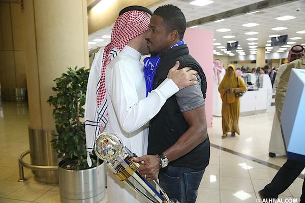 استقبال ناصر في المطار