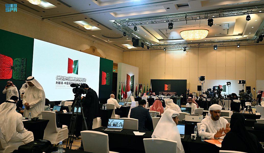 المركز الإعلامي لتغطية القمم الثلاث يبدأ استعداداته لتغطية الحدث