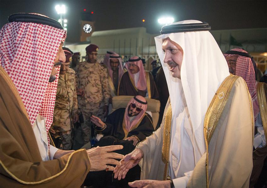 بالصور.. خادم الحرمين يصل الرياض بعد انتهاء جولته الآسيوية  