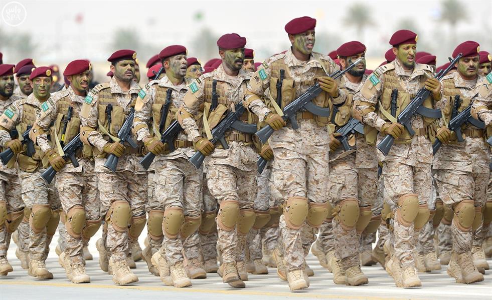 لقطات مميزة من العرض العسكري الختامي لتمرين رعد الشمال