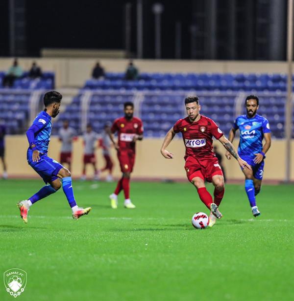 "الفتح" يوقف انطلاقة "ضمك" للحفاظ على فارق الصدارة