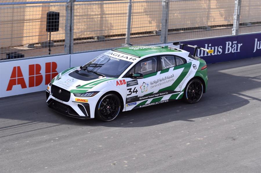 جانب من السباق جانب من السباق