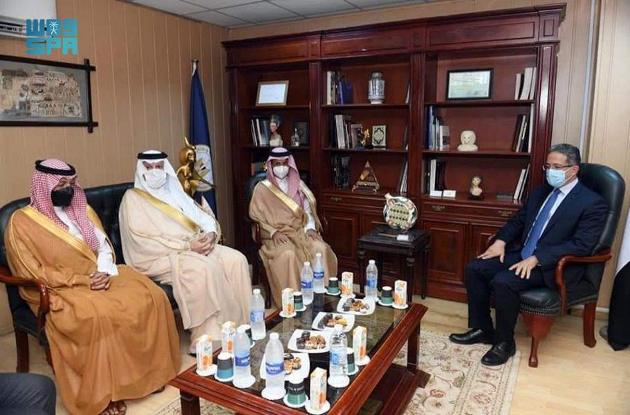 وزير السياحة يلتقي نظيره المصري