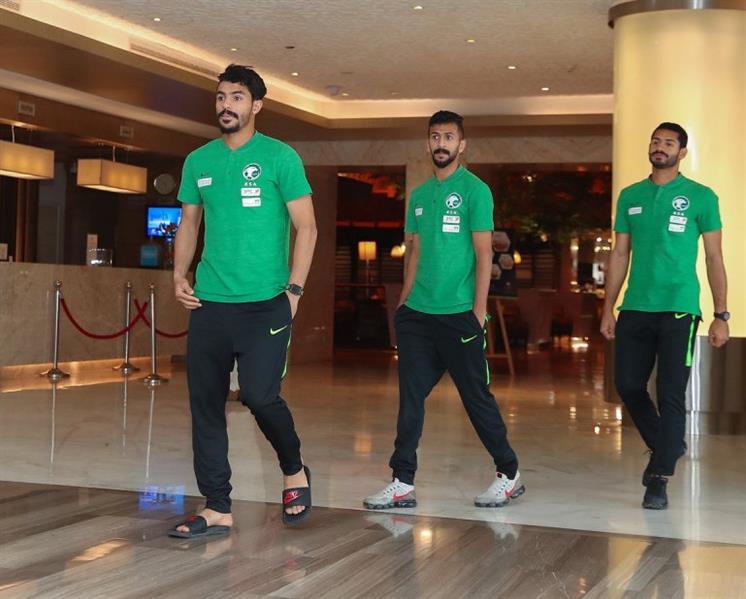 الاخضر يبدأ الاستعداد لغينيا والإمارات