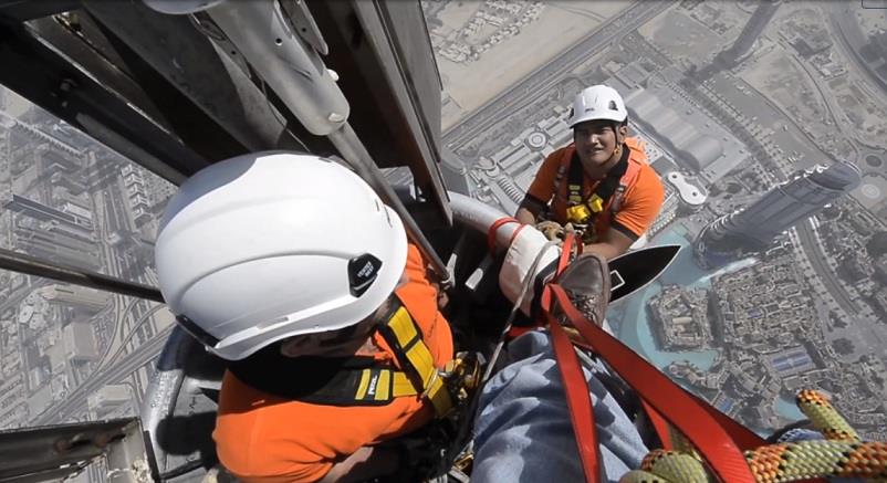  من فوق قمة برج خليفة