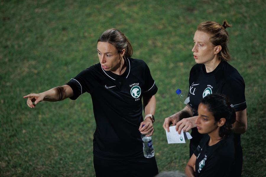 منتخب السيدات يختتم تحضيراته لودية المالديف منتخب السيدات يختتم تحضيراته لودية المالديف