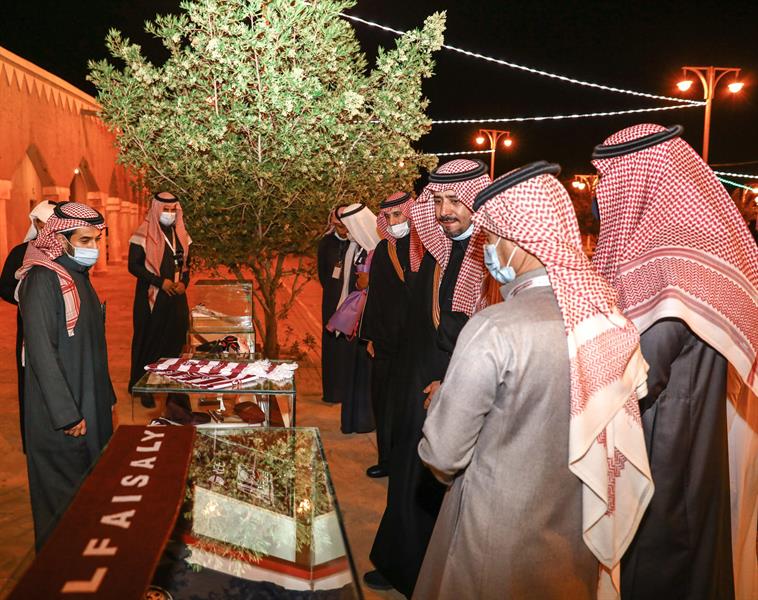 متجر الفيصلي المتنقل يُشارك في مهرجان شتاء الغاط 2021 (صور)