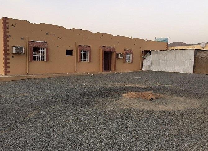 استشهاد طفل وإصابة 9 من عائلة واحدة جراء سقوط مقذوف من داخل اليمن بنجران استشهاد طفل وإصابة 9 من عائلة واحدة جراء سقوط مقذوف من داخل اليمن بنجران