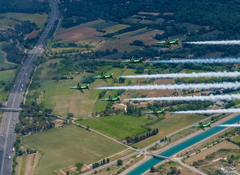 الصقور السعودية يشارك في احتفالات القوات المسلحة بفرنسا