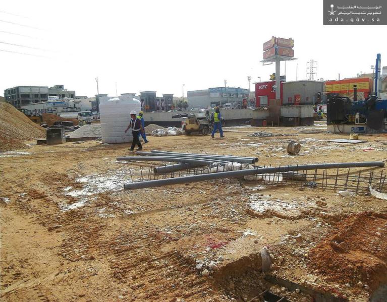 أعمال العزل المائي والتصريف في طريق الملك عبدالله 