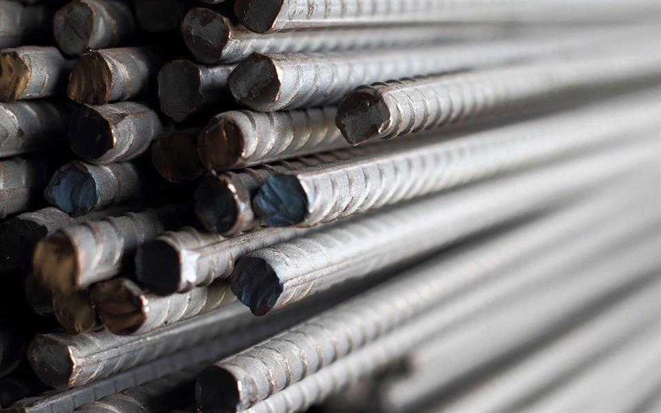 جراحة عاجلة تنقذ حياة شاب من أسياخ حديدية اخترقت جسده في مكة (صور)