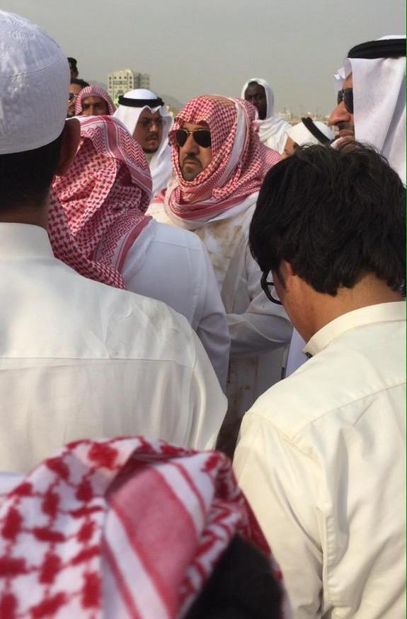 بالصور.. أمراء ومشايخ ومسؤولون يشيعون جثمان 