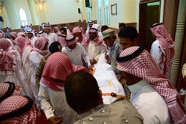 صلاة الجنازة على شهيدي حرس الحدود 