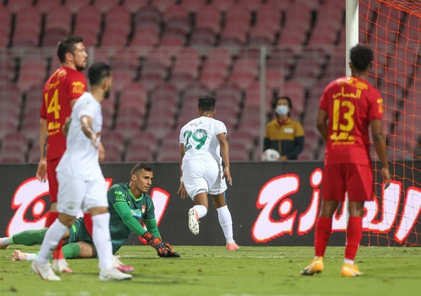 مباراة الأهلي وضمك مباراة الأهلي وضمك