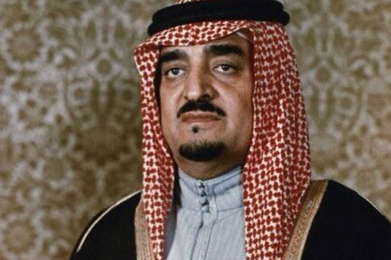 أخبار 24 شهرين أقاسي من شديد الغرابيل قصيدة أرسلها الملك فهد للأمير فهد بن سعد أثناء مرضه في بريطانيا