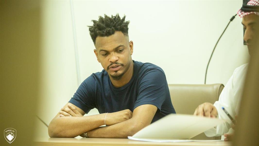 ضمك يتعاقد مع سلطان مسرحي للموسم القادم 2019-2020