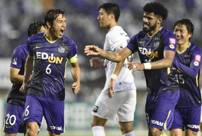 تسوكاسا شيوتاني - سانفريس هيروشيما 