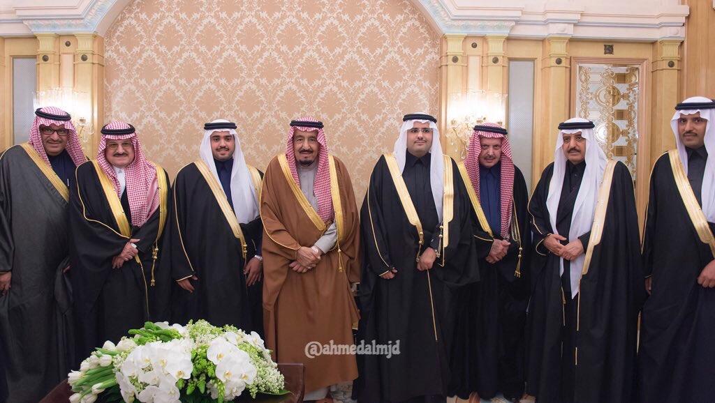 بالصور.. خادم الحرمين يشرّف حفل زواج ابني الأمير أحمد بن عبدالعزيز