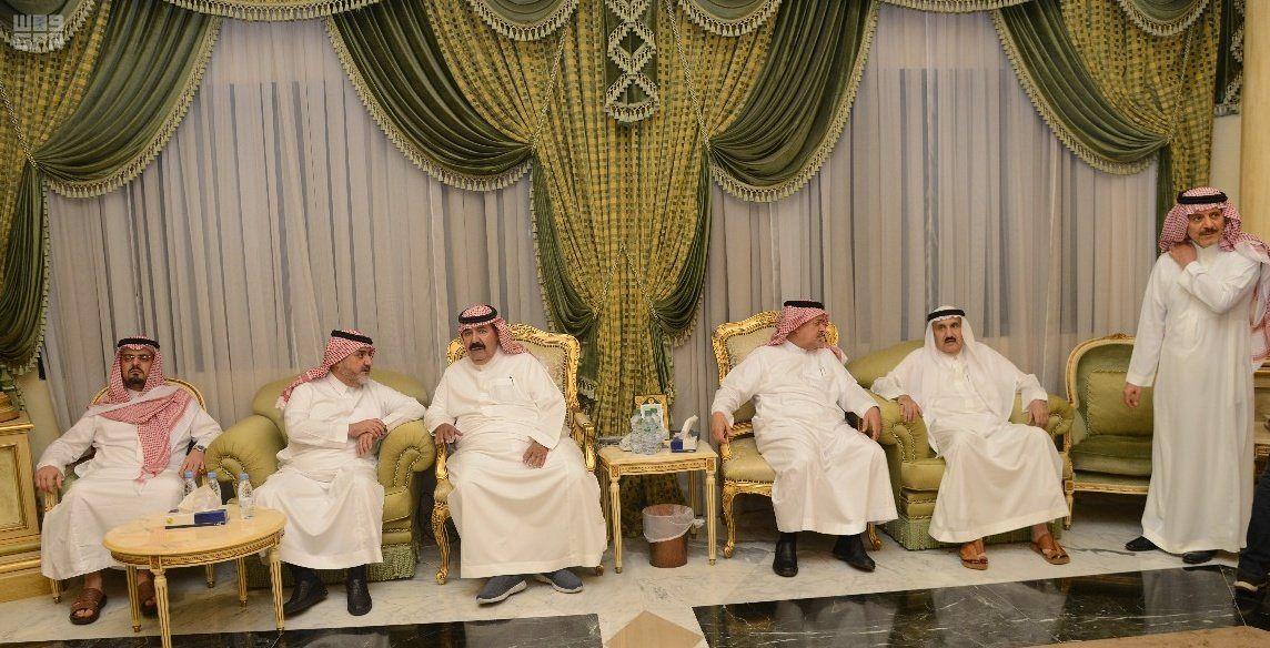 بالصور.. أبناء الأمير مشعل بن عبدالعزيز يستقبلون المعزين لليوم الثاني على التوالي