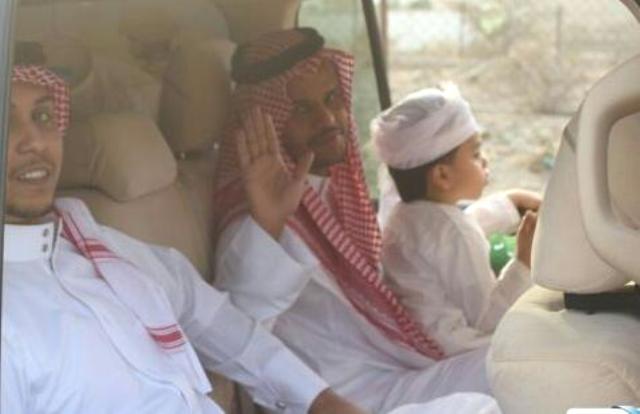 موكب واحتفال بالجندي الثوباني موكب واحتفال بالجندي الثوباني