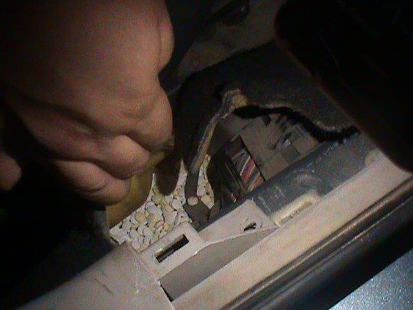 جمرك الدرة يُحبط محاولة تهريب أكثر من 50 ألف حبة كبتاجون