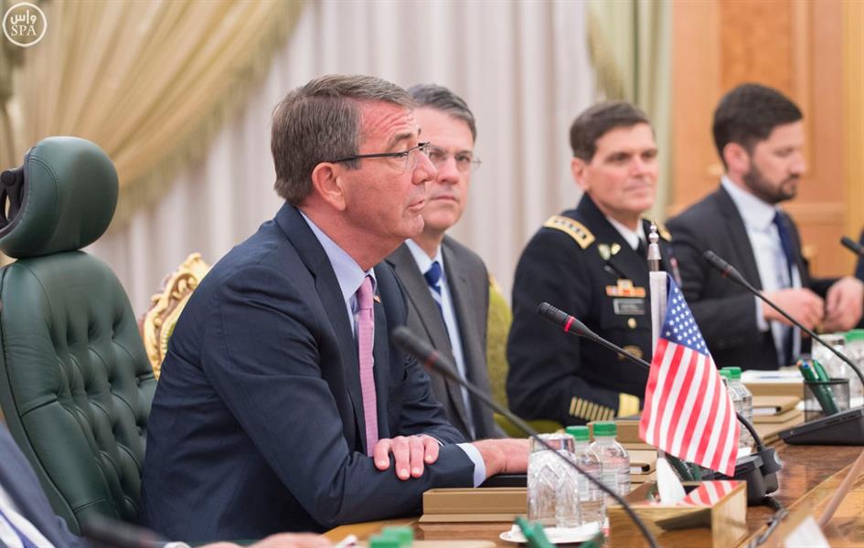ولي ولي العهد ووزير الدفاع الأمريكي يناقشان التدخلات الإيرانية في شئون دول المنطقة 