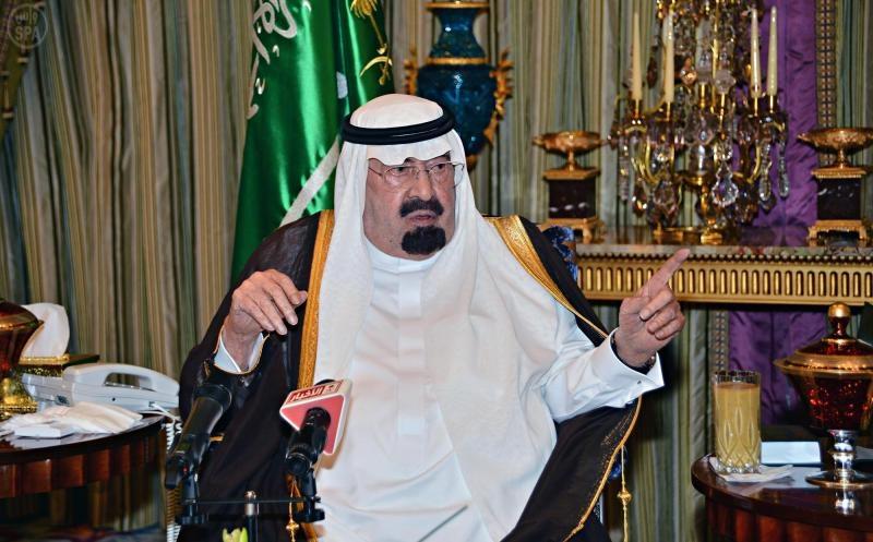 خادم الحرمين الشريفين يستقبل المهنئين بشهر رمضان 