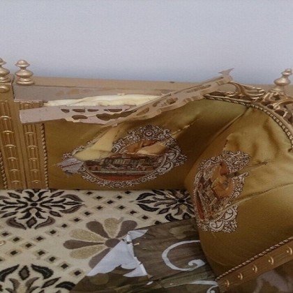 واطنة تنتقم من زوجها لاقترانه بأخرى بتحطيم أثاث منزل 