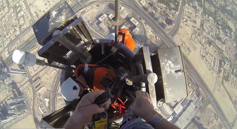  من فوق قمة برج خليفة