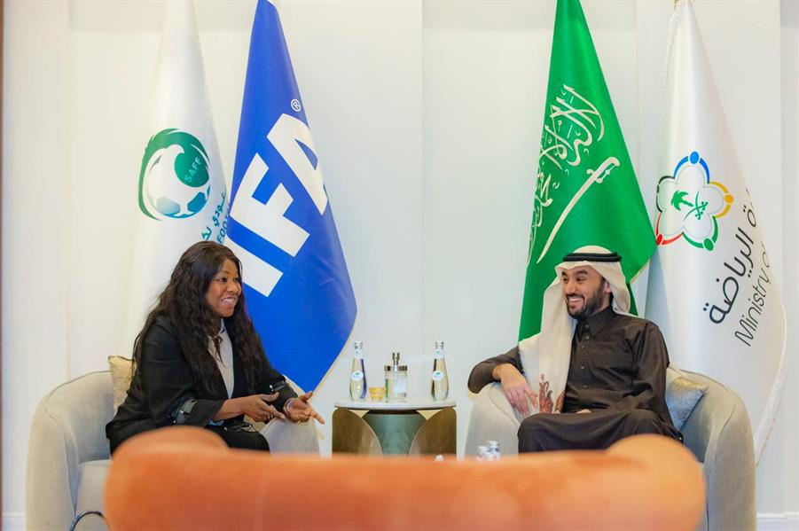 وزير الرياضة يستقبل الأمين العام لـ وزير الرياضة يستقبل الأمين العام لـ