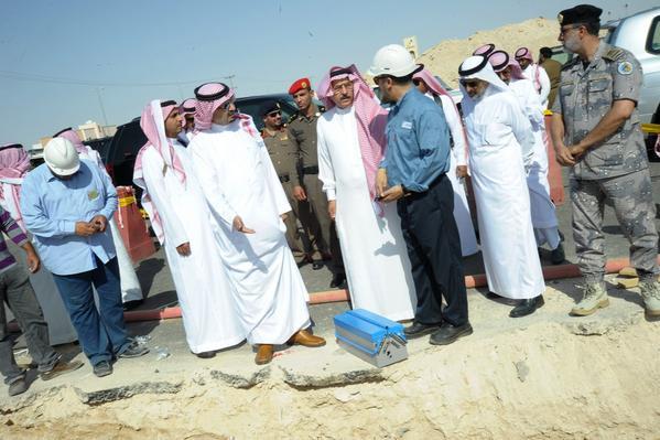 بالصور .. أمير الجوف يزور محطة كهرباء القريات ويقف على أسباب انقطاع التيار