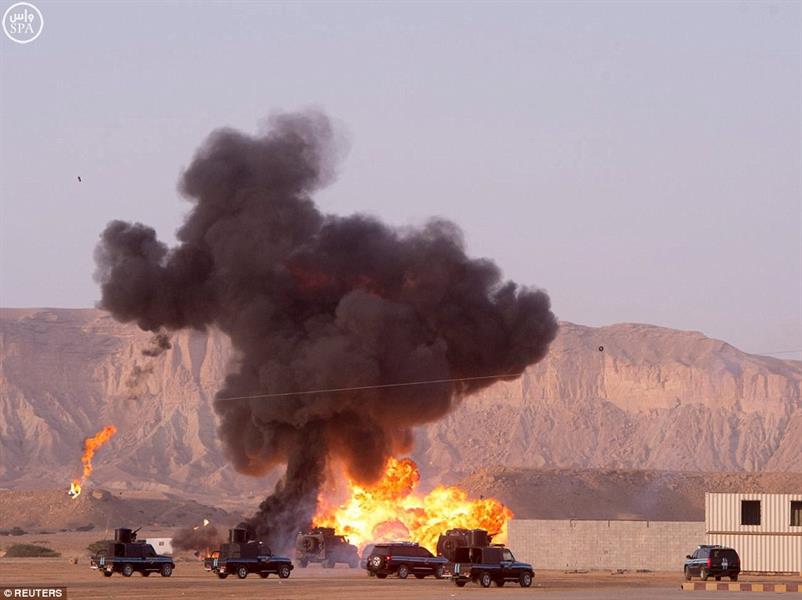 ديلي ميل تبرز صور من تمارين صولة الحق معلقةً: تشبه أفلام هوليوود