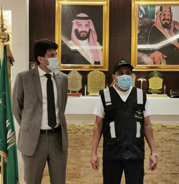 بعد عام كامل من الرعاية.. تسليم القنصلية الباكستانية طفلاً وُلد بعد عام كامل من الرعاية.. تسليم القنصلية الباكستانية طفلاً وُلد