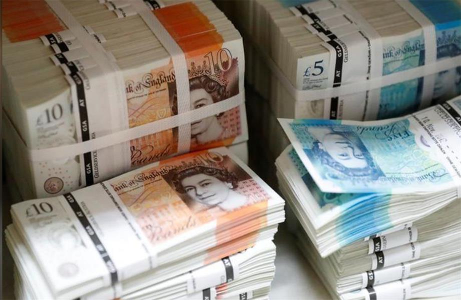 بسبب صديقته خسر مليون جنيه إسترليني