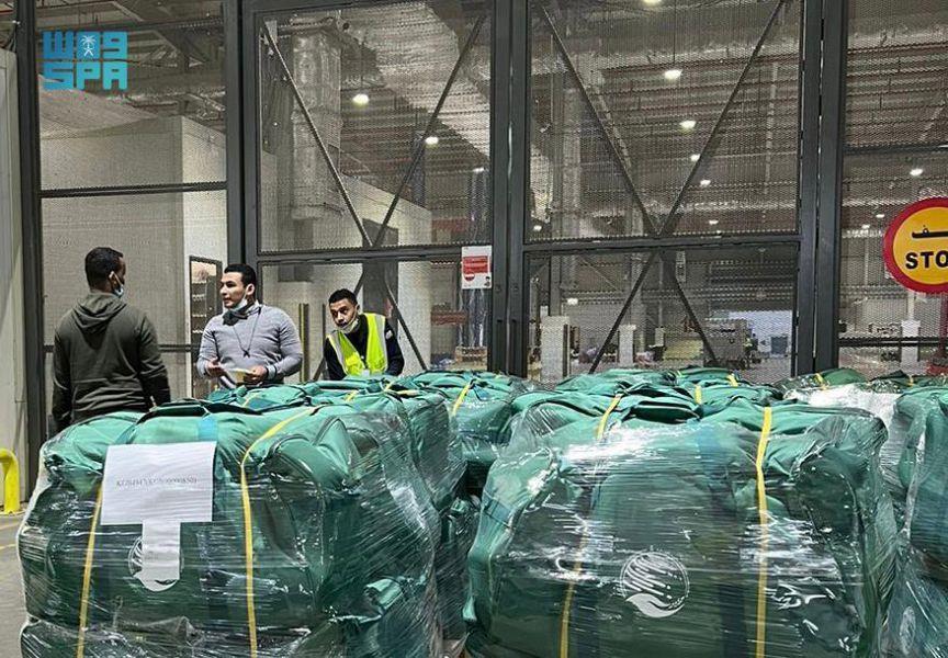 مغادرة طائرتين إغاثيتين تمثلان أولى طلائع الجسر الإغاثي السعودي لدعم الشعب الأفغاني