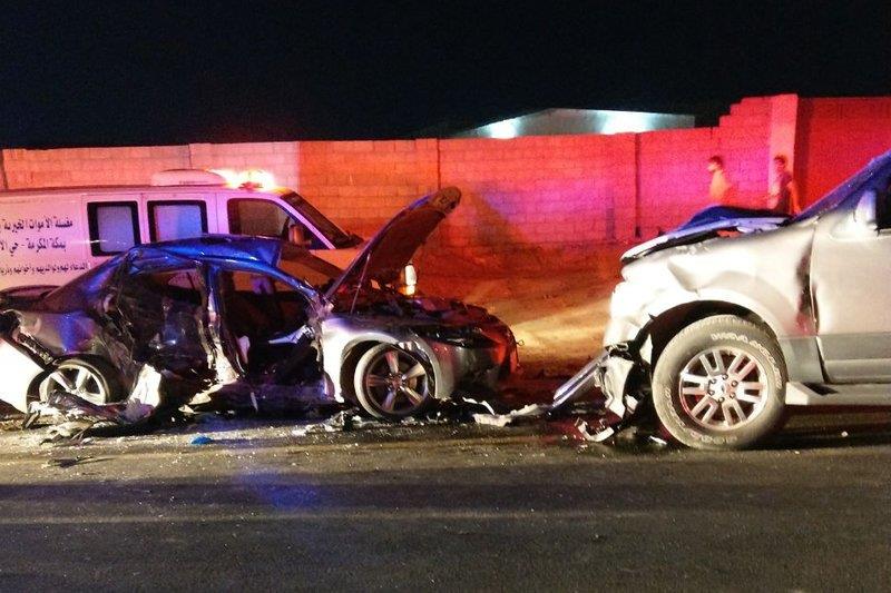 تجاوز خاطئ ينهي حياة شخصين ويصيب رجلاً وزوجته تجاوز خاطئ ينهي حياة شخصين ويصيب رجلاً وزوجته