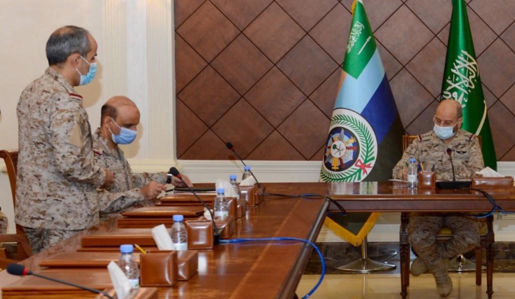 رئيس هيئة الأركان العامة يستقبل قائد كلية القيادة والأركان