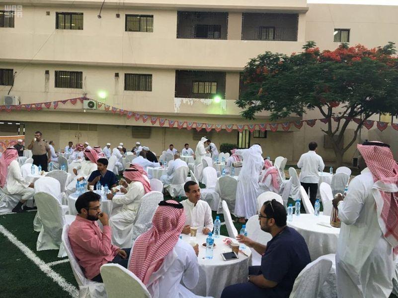 إفطار جماعي لنزلاء مستشفى الصحة النفسية في الطائف إفطار جماعي لنزلاء مستشفى الصحة النفسية في الطائف