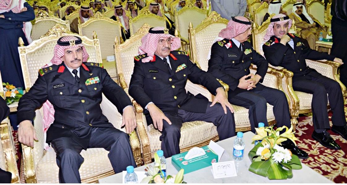 امراء ومسؤولون وعلماء يزورون خادم الحرمين الشريفين