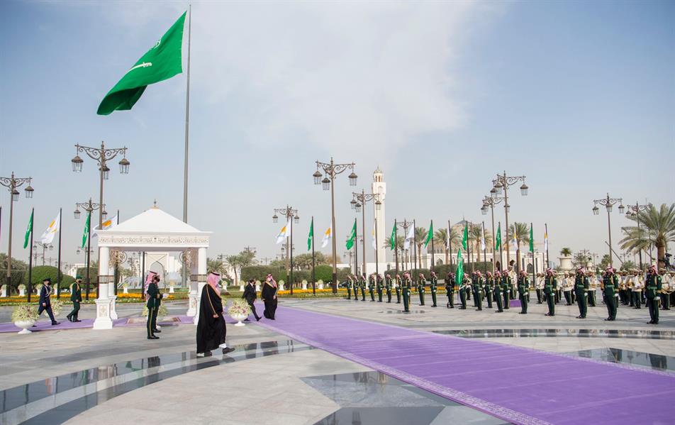 ولي العهد يستقبل رئيس جمهورية قبرص ويعقد معه جلسة مباحثات رسمية ولي العهد يستقبل رئيس جمهورية قبرص ويعقد معه جلسة مباحثات رسمية