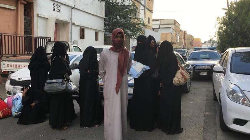 بالصور.. الإطاحة بشبكة توزع إثيوبيات مجهولات الهوية للعمل بالمنازل في خميس مشيط