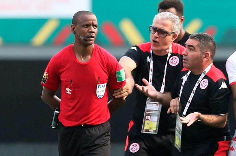 اعتراض تونسي في مباراة مالي