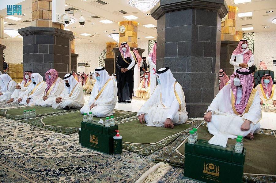 صلاة وخطبة عيد الأضحى من المسجد الحرام 