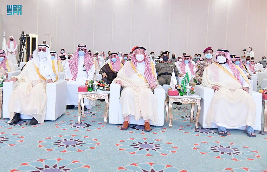بتكلفة تجاوزت 2.3 مليار ريال.. أمير جازان يدشن عدداً من المشروعات الكهربائية (فيديو)