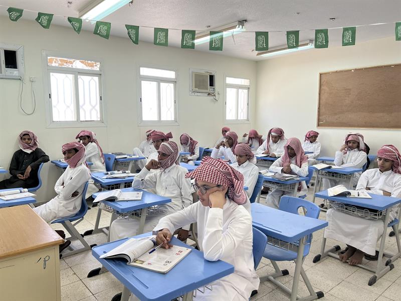 طلاب وطالبات التعليم العام يعودون لمقاعد الدراسة لاستكمال الفصل الدراسي الثالث 