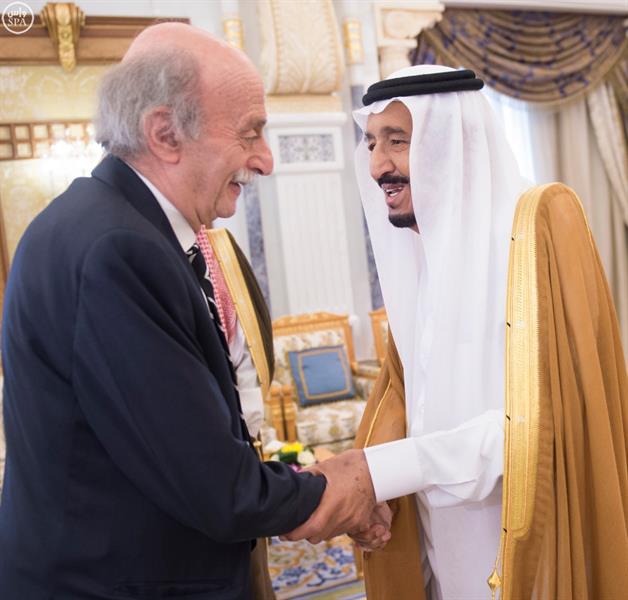 خادم الحرمين يستقبل النائب اللبناني وليد جنبلاط